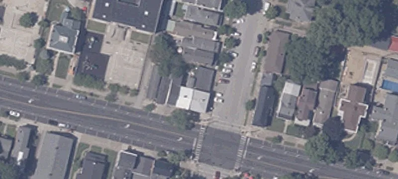 702 Main St