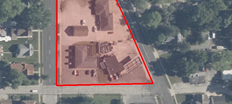 702 Main St