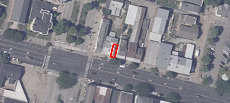 320 Main St