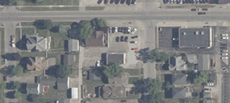302 Elm St