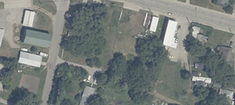 1375 Main St
