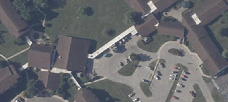 2200 Greentree N