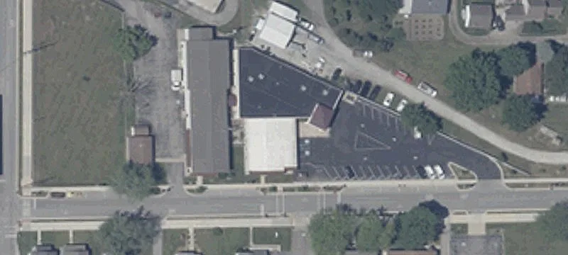 900 Main St