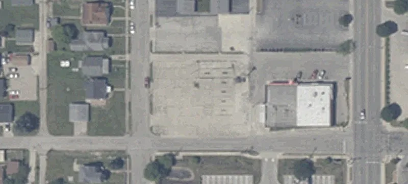 2122 Elm St
