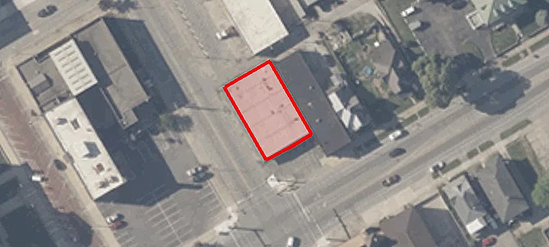 52 Main St