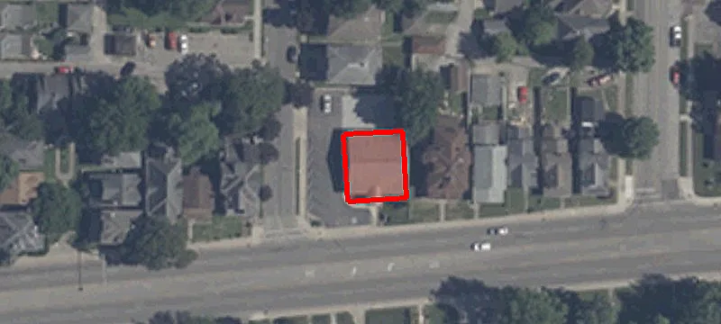 1900 Main St