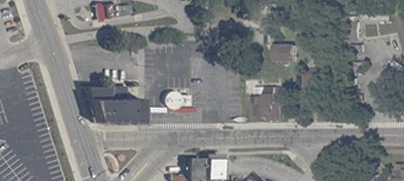 26 Riverside Dr