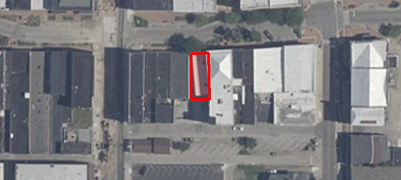 913 Main St