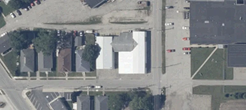718 Elm St