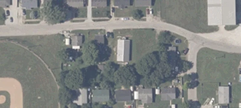 371 Douglas St