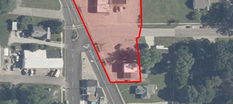 735 Main St