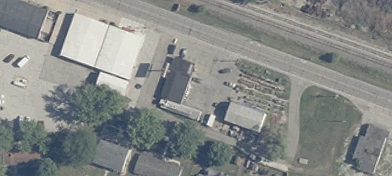 1900 Winona Ave