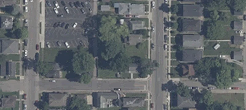 8th St
