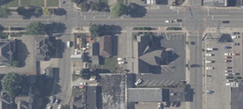 123 8th St