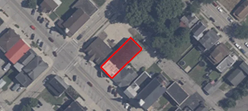352 Walnut St