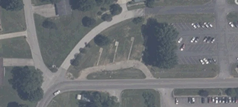 586 Longest St