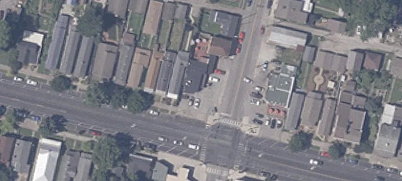902 Main St