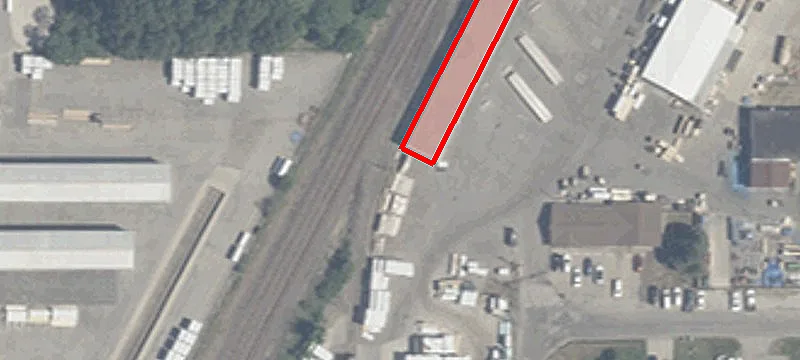 Landlocked E Side Of Rr Side Of