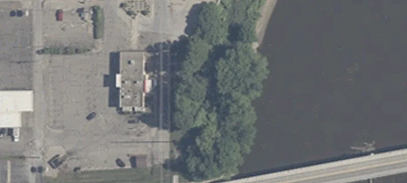 Along Riv S S Ofc