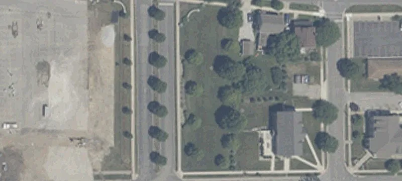 Maumee St