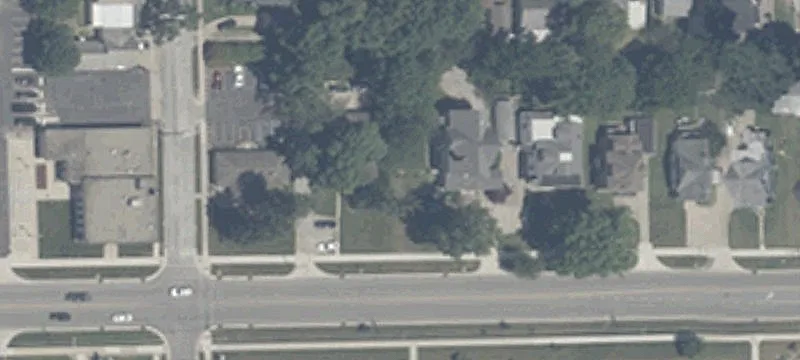 Maumee St