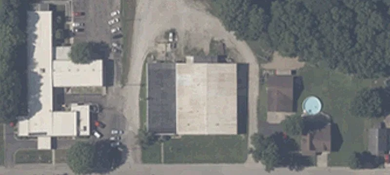 906 Ln Ave