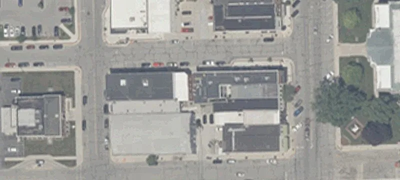 8th St