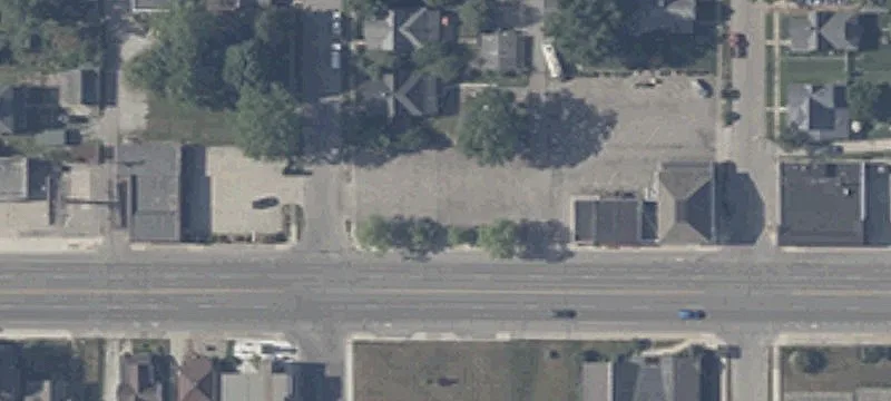 8th St