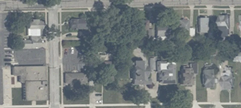 Maumee St