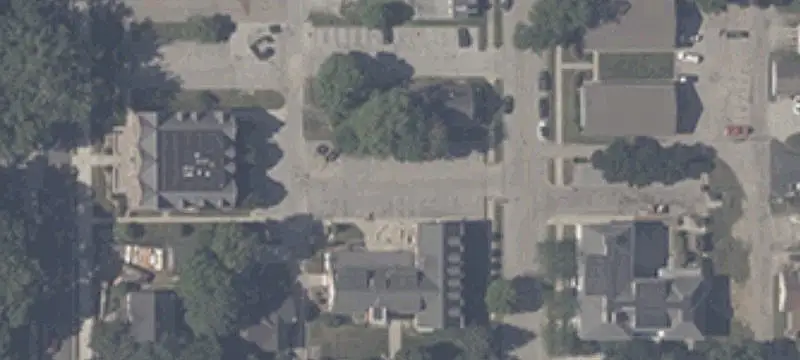 Walnut St