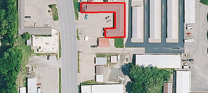 1122 Main St
