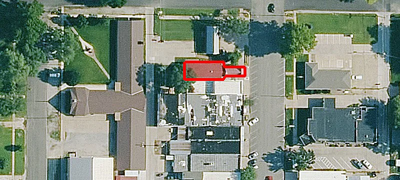 521 Commercial Ave