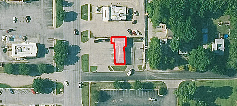 1402 Main St