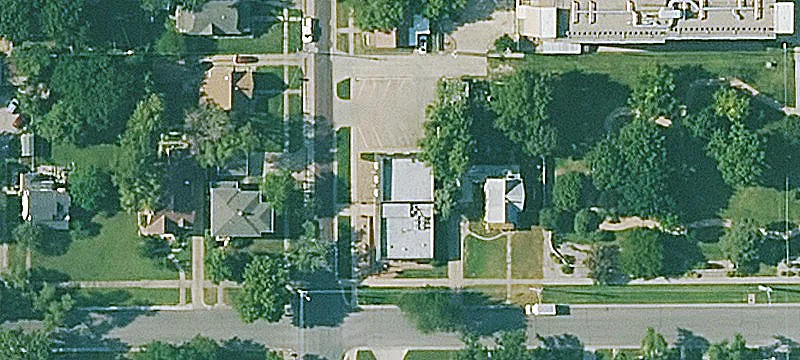 900 Poplar St