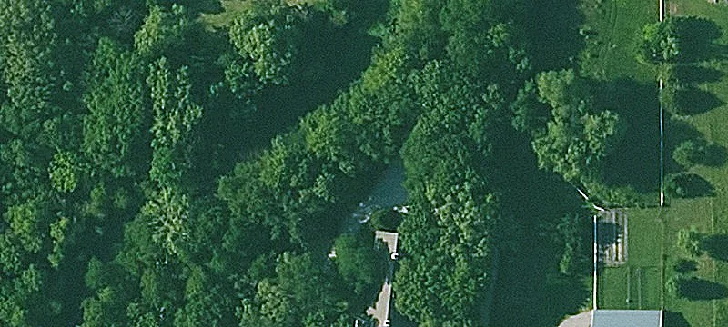 633 Moorlands Ln