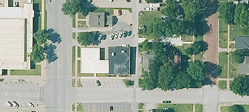 208 Laurel St
