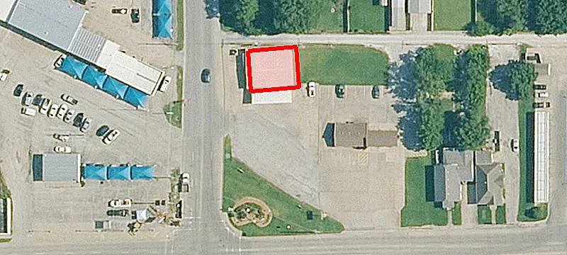 3139 Main St