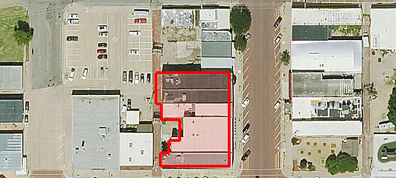 820 Main St