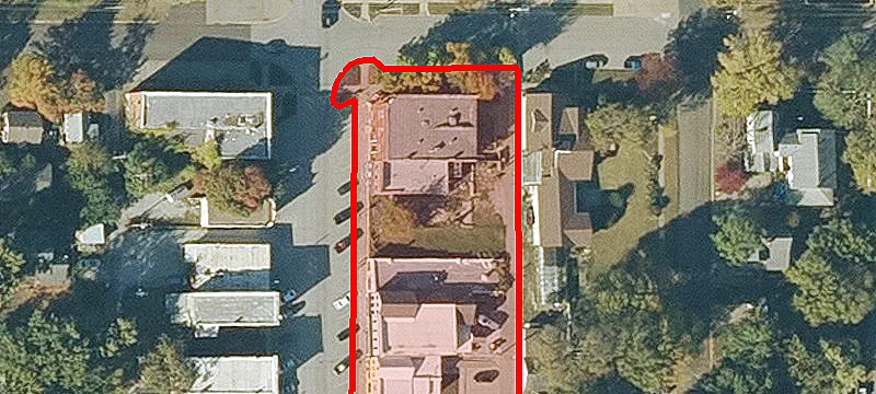 706 Main St