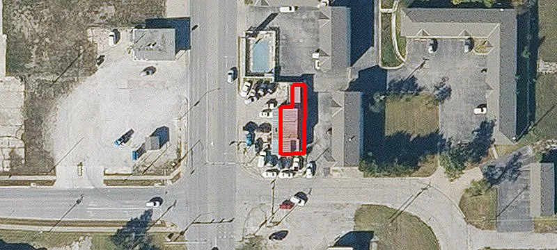 1649 Main St
