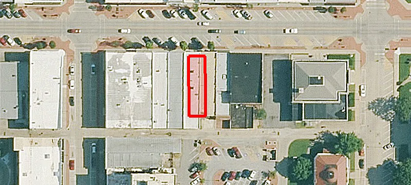 1718 Main St