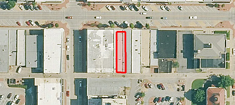 1724 Main St