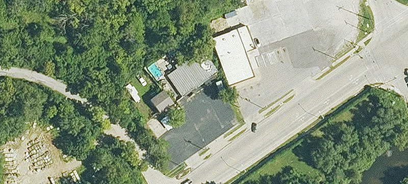 1326 Merriam Ln