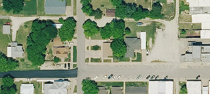 300 Lucien St