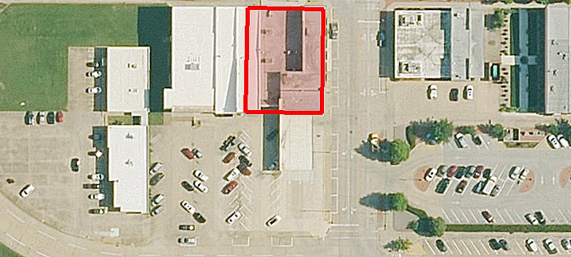 1900 Main St