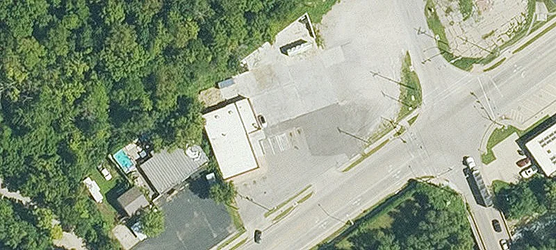1320 Merriam Ln