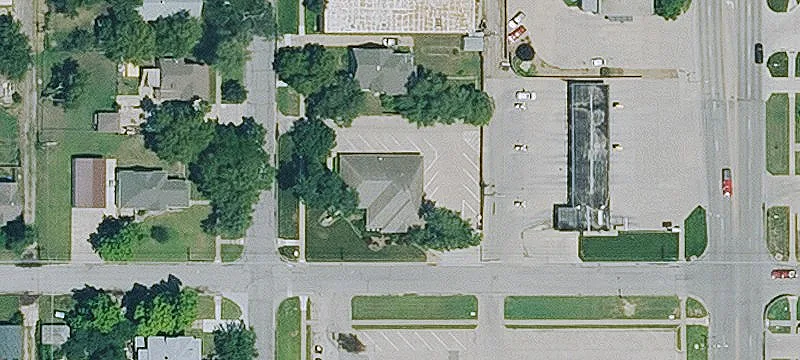 700 Maple St