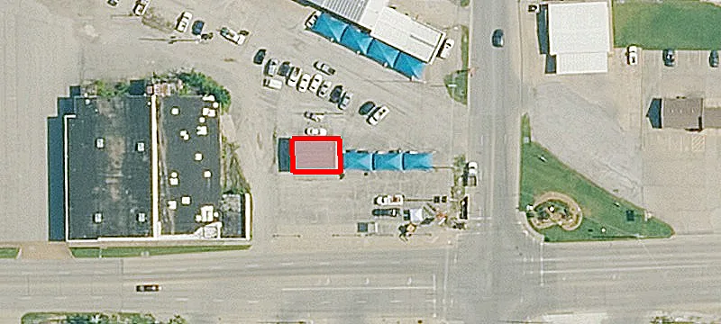 3201 Main St