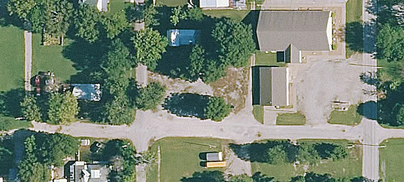 221 Hackberry St