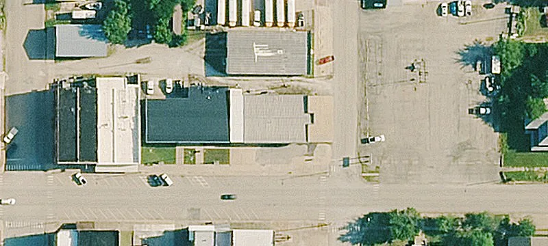 100 4th Ave